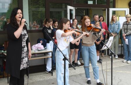 Srečanje generacij v OŠ Cerknica 06 Foto Ljubo Vukelič